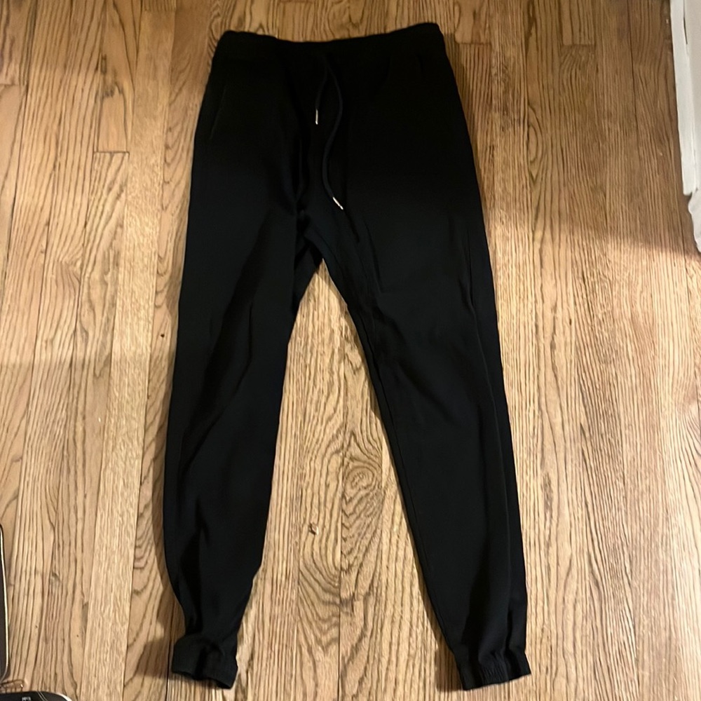 Good condition, medium jogger pants from TILLYS at the mall. Good and stretchy,